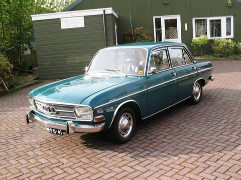 Audi F103 — 4