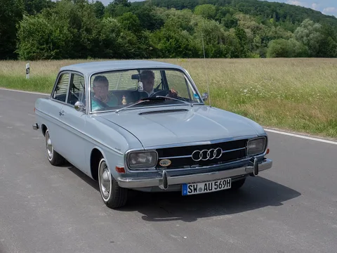 Audi F103 — 6