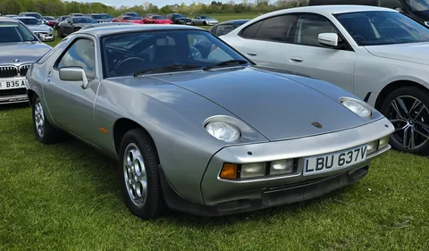 Porsche 928 — 3