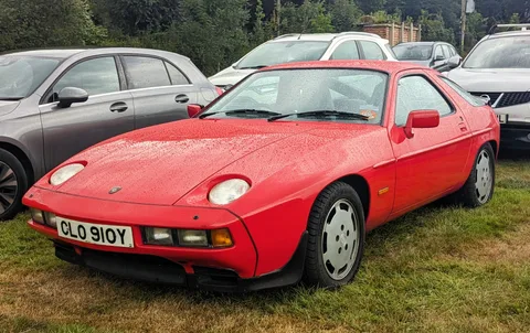 Porsche 928 — 8