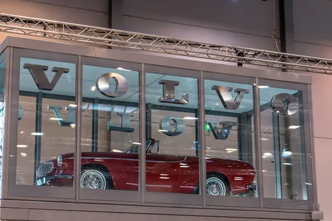 Volvo P1800 — 4
