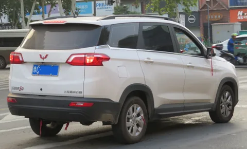 Wuling Hongguang S3 — 8