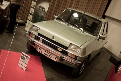 Renault 7 — 4