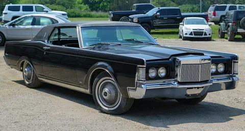 Lincoln Continental Mark III — 2