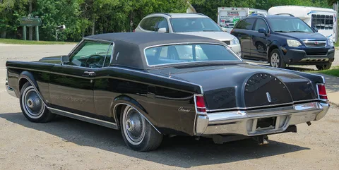 Lincoln Continental Mark III — 3
