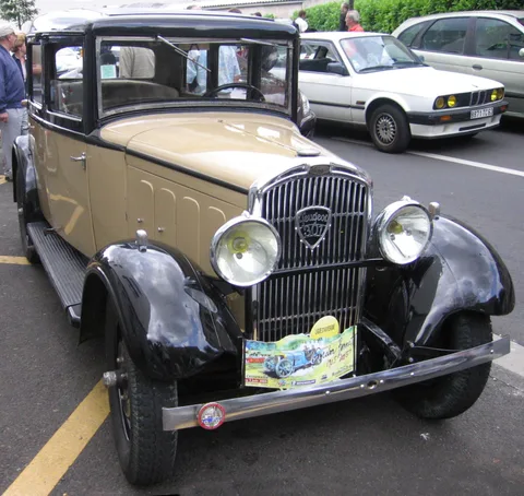 Peugeot 301