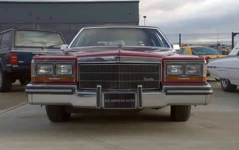 Cadillac Brougham — 4