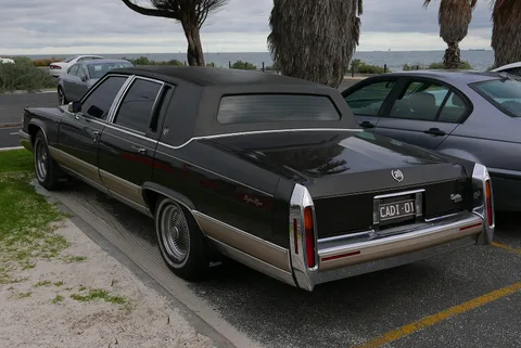 Cadillac Brougham — 8
