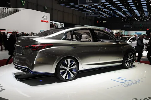 Infiniti LE — 2