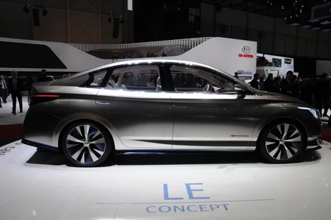 Infiniti LE — 3