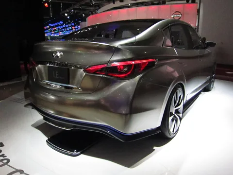 Infiniti LE — 6