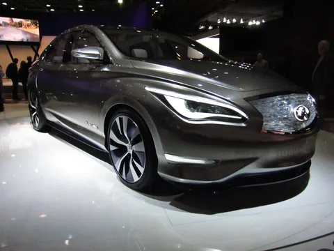 Infiniti LE — 7