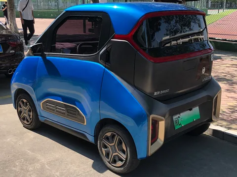 Baojun E200 — 7