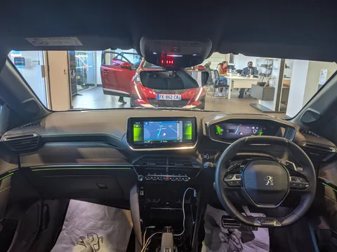 Peugeot 208 B — 3