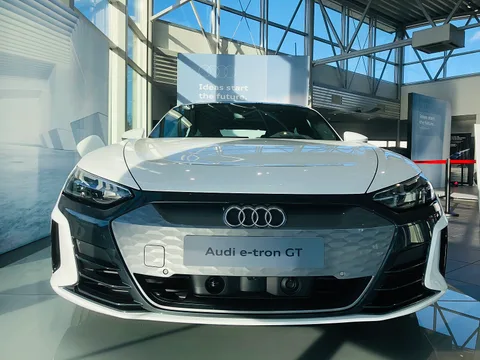 Audi e-tron GT — 4