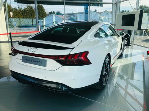 Audi e-tron GT — 5