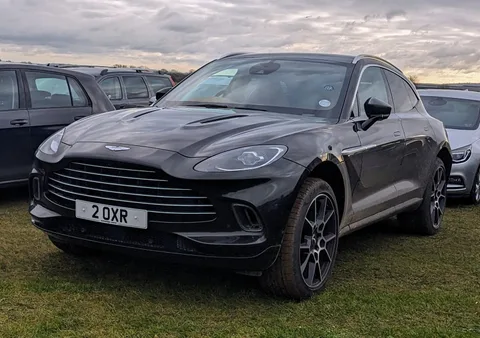 Aston Martin DBX — 6