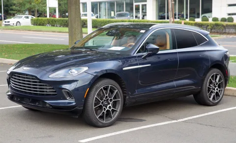 Aston Martin DBX — 7