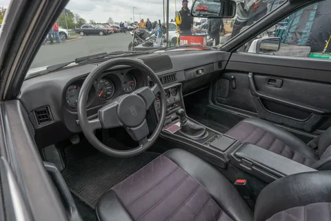 Porsche 924 — 2