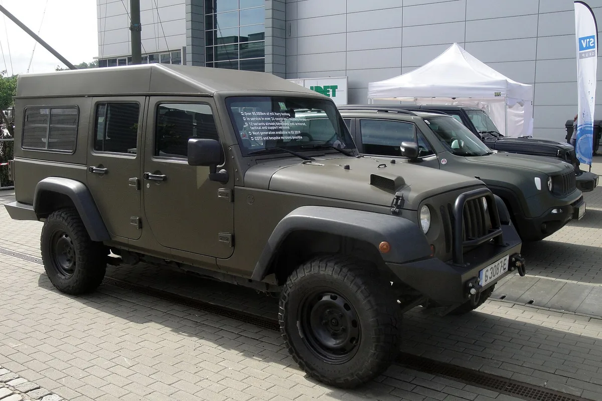 Jeep J8