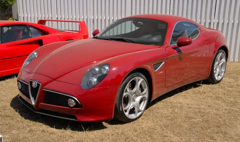 Alfa Romeo 8C Competizione — 8