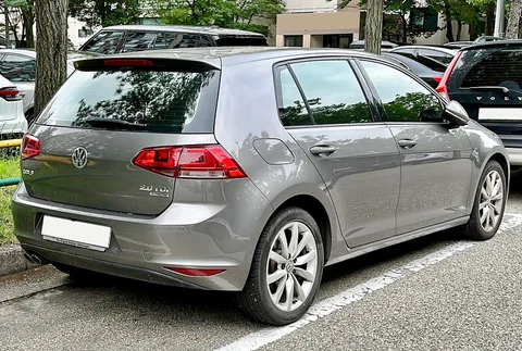 Volkswagen Golf Mk7 — 7