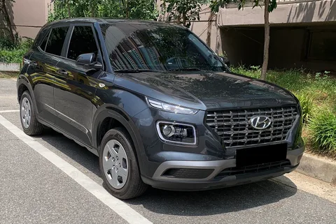 Hyundai Venue — 5