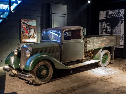 Mercedes-Benz W21 — 4