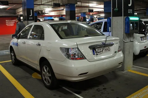 BYD F3DM — 4