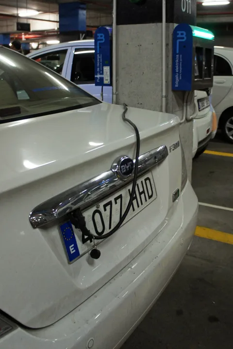 BYD F3DM — 8