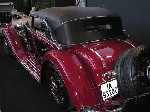 Mercedes-Benz 380 — 7