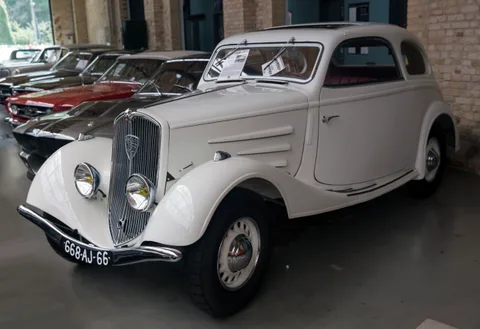 Peugeot 401 — 3