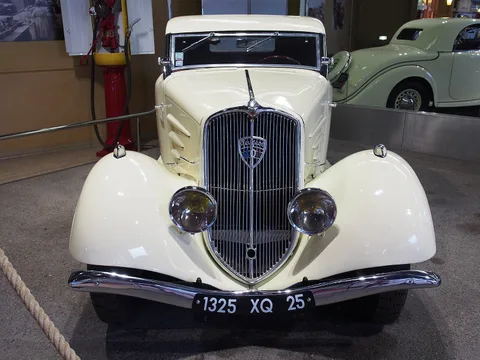 Peugeot 401 — 5