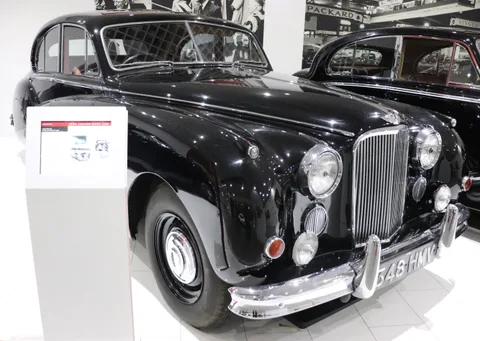 Jaguar Mark VII M — 7