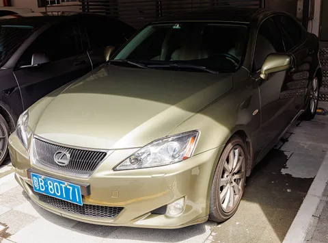 Lexus IS (XE20) — 6