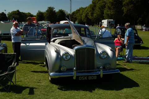 Bentley S2 — 4