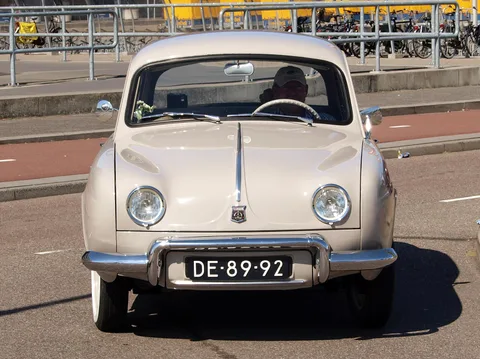 Renault Dauphine — 4
