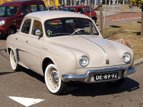 Renault Dauphine — 5