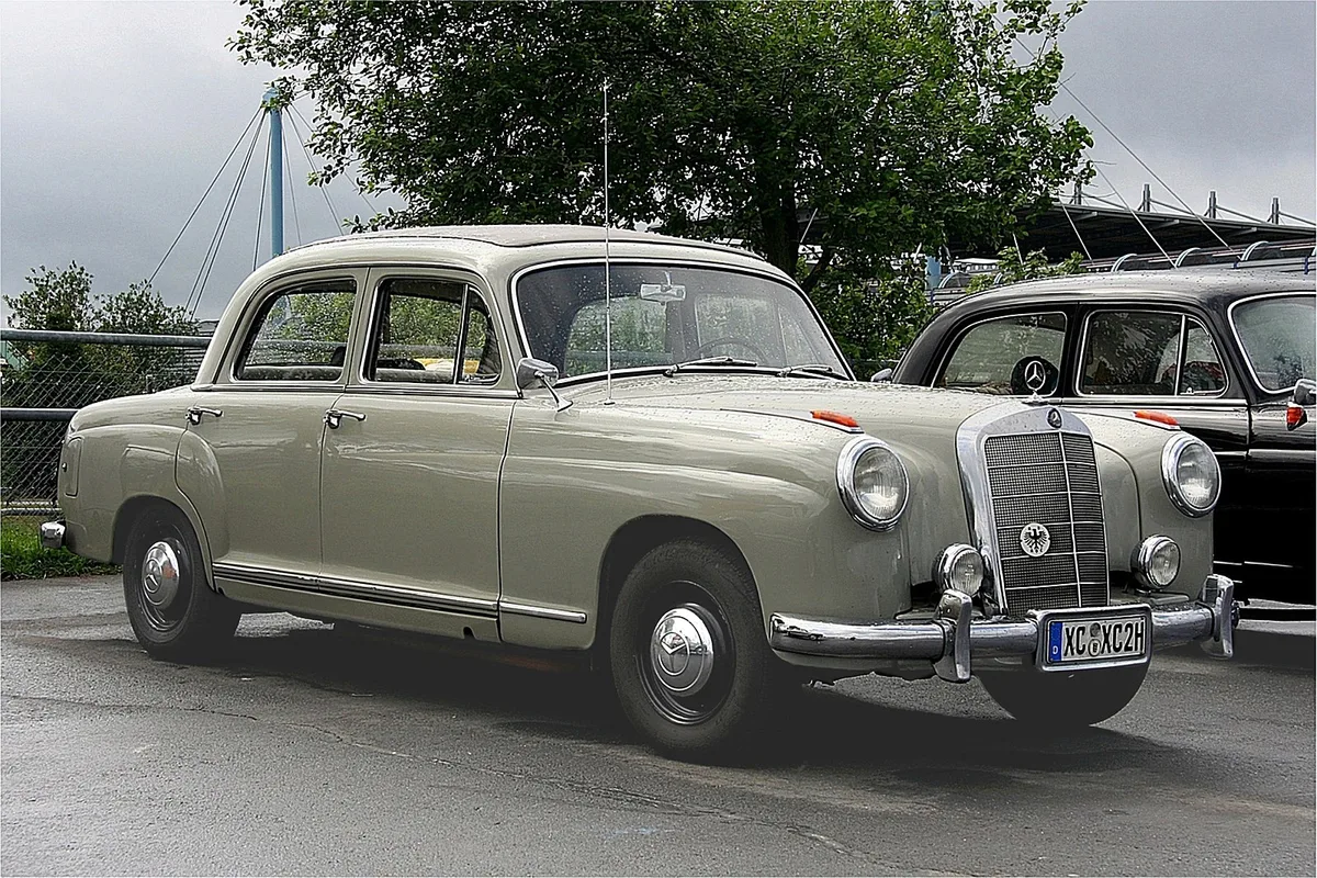 Mercedes-Benz W105