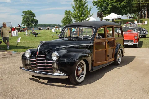 Oldsmobile Series 70 — 2