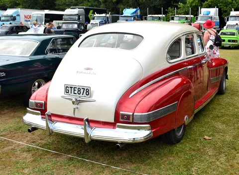 Oldsmobile Series 70 — 5