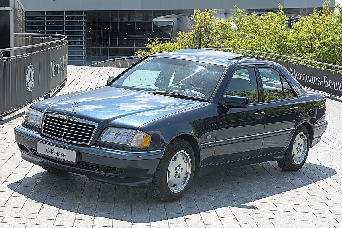 Mercedes-Benz W202