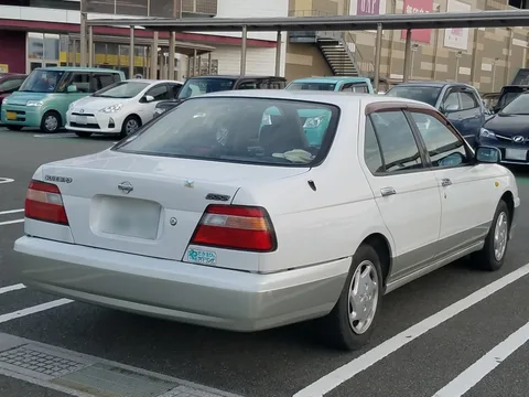 Nissan Bluebird — 7