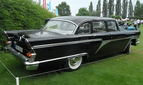GAZ-13 — 8