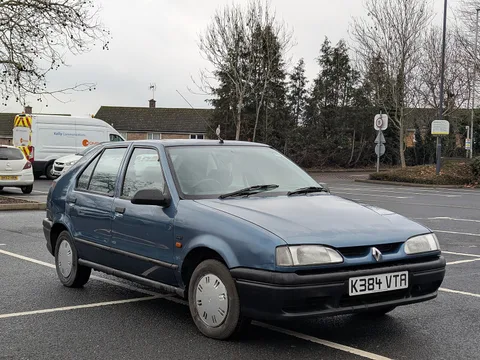 Renault 19 — 4