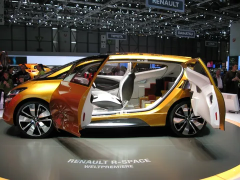 Renault R-Space — 3