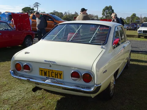Mazda R100 — 8