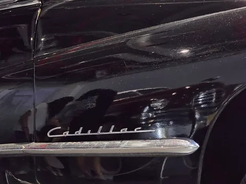 Cadillac Fleetwood — 7