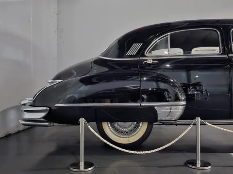 Cadillac Fleetwood — 8