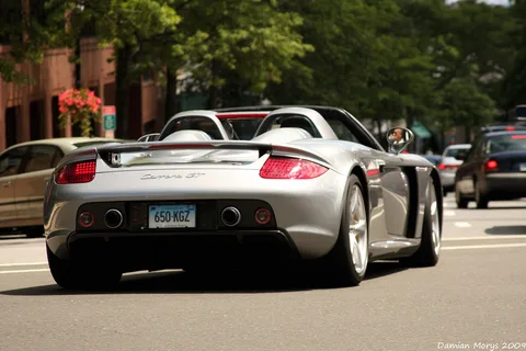 Porsche Carrera GT — 3